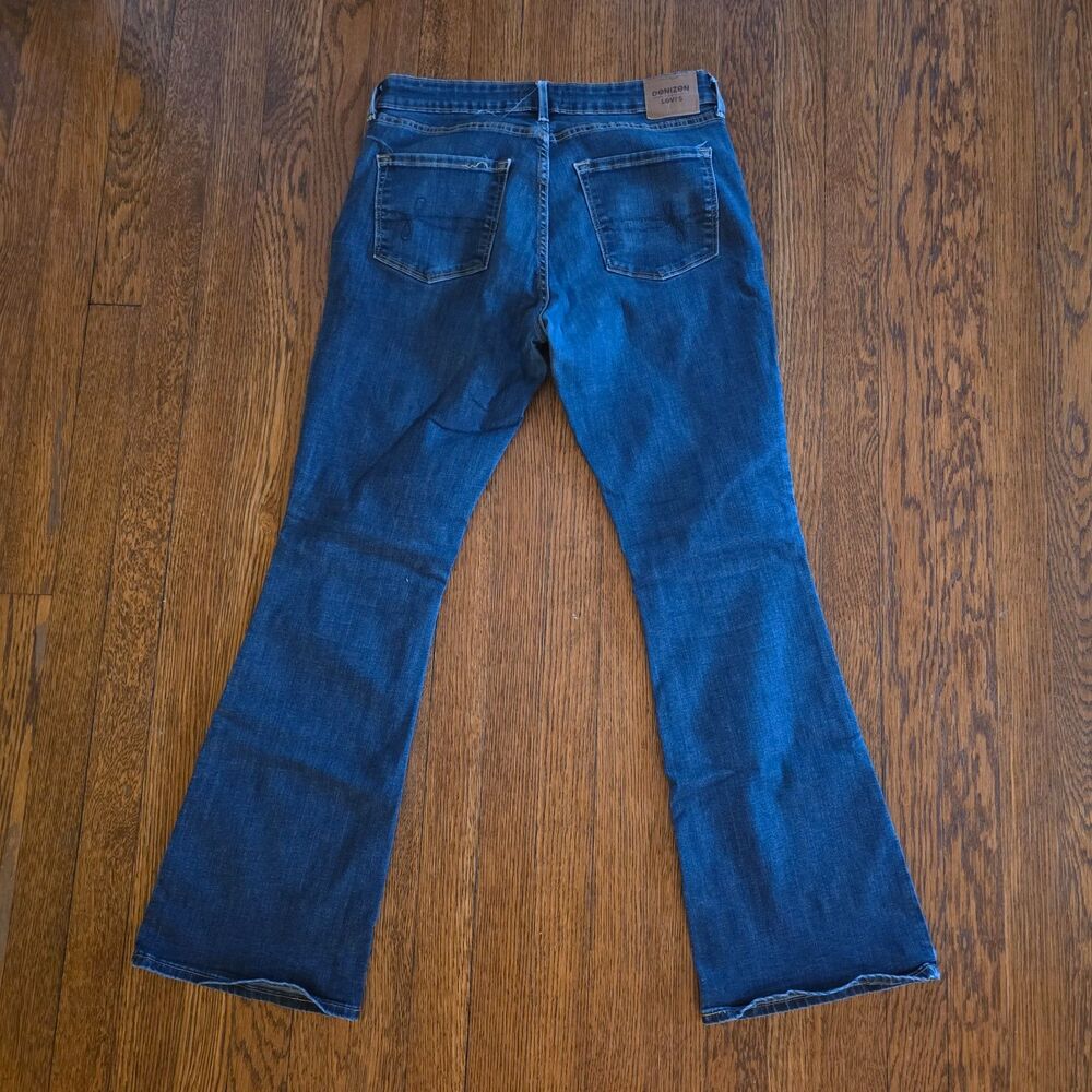 Denizen by Levi's women's jeans in size 8M (W29 L32)